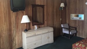 Standard Room, 2 Double Beds | WiFi (free), bed sheets - Coral Sands (Myrtle Beach)