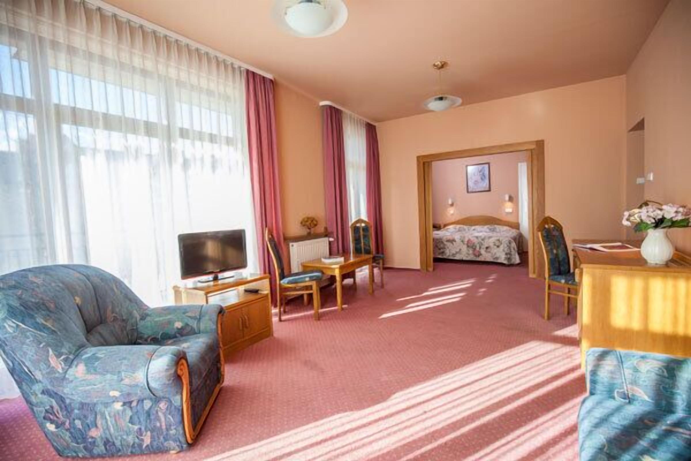 apartment | living area | flat-screen tv