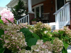 Garden - Simcoe Suites on the Henley B&B (St. Catharines)
