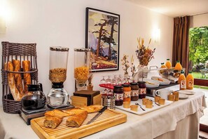 Desayuno continental todos los días (con cargo)