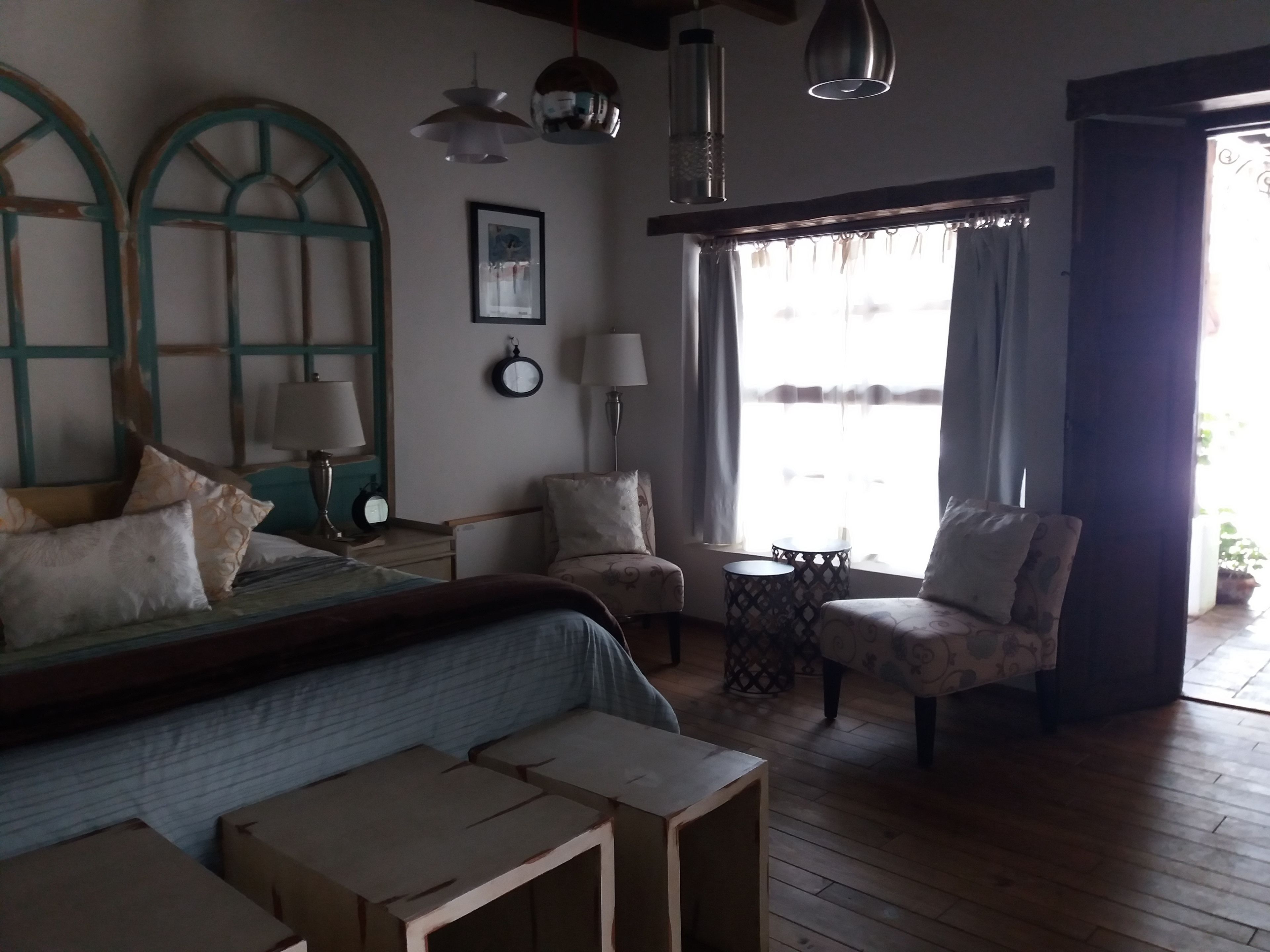 suite (cuatro) | in-room safe, individually decorated, individually furnished, desk