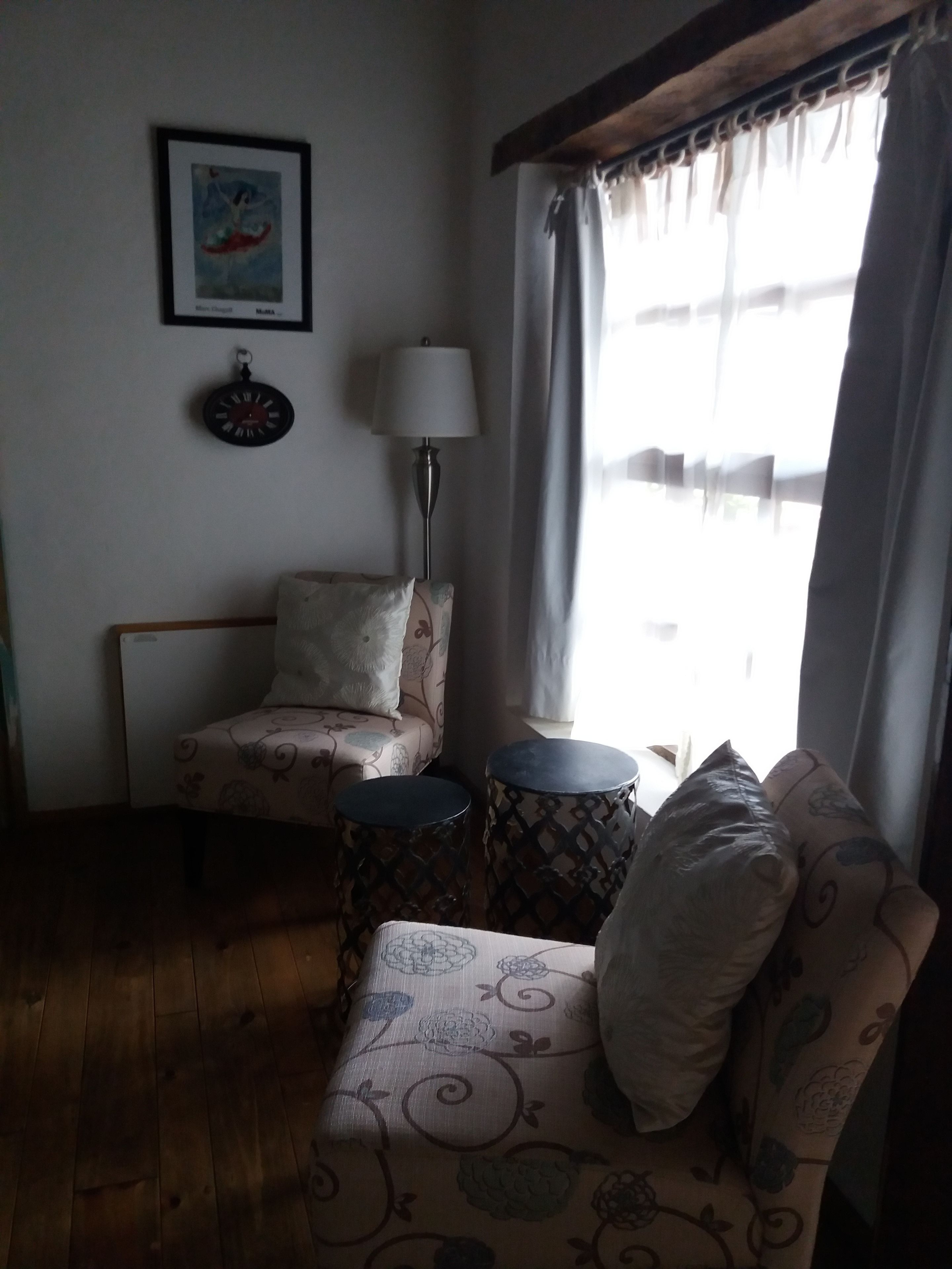 suite (cuatro) | living room | flat-screen tv