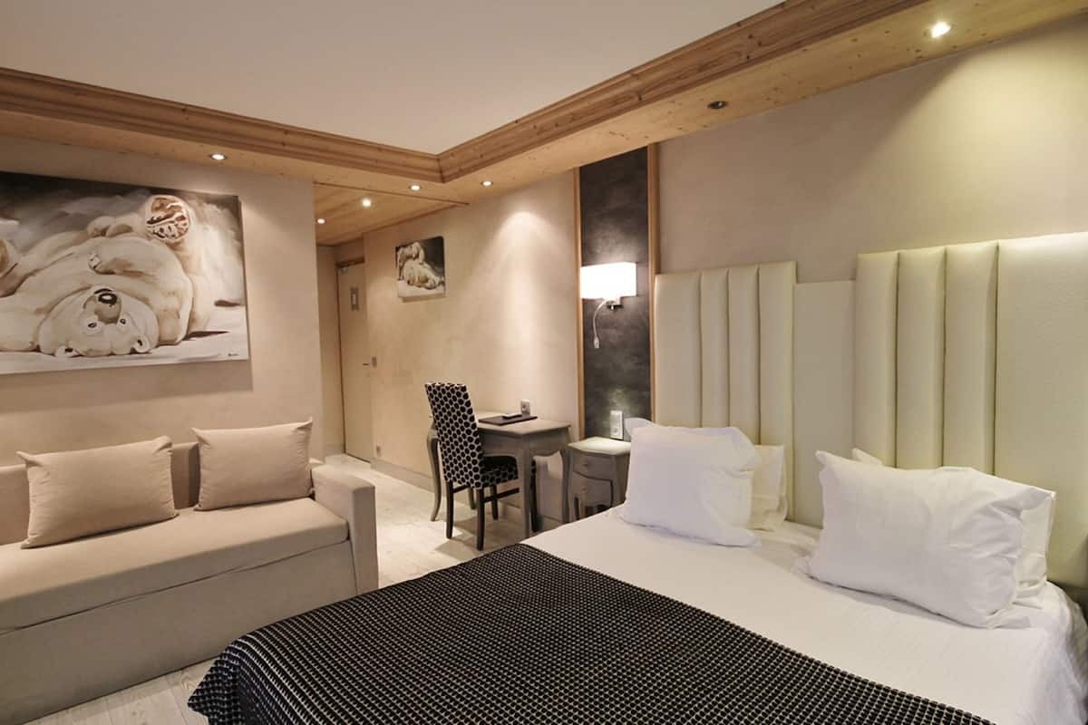 in-room safe, free wifi, bed sheets