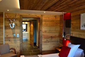 In-room safe, free WiFi, bed sheets - Hôtel Alpina (Les Gets)