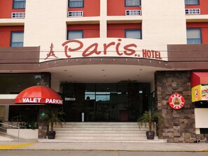 Property entrance - Paris FC HOTEL (Poza Rica)