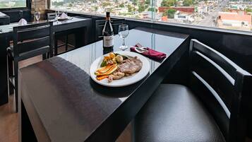 2 restaurants, breakfast, lunch, dinner served; international cuisine