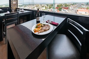 2 restaurants, breakfast, lunch, dinner served; international cuisine