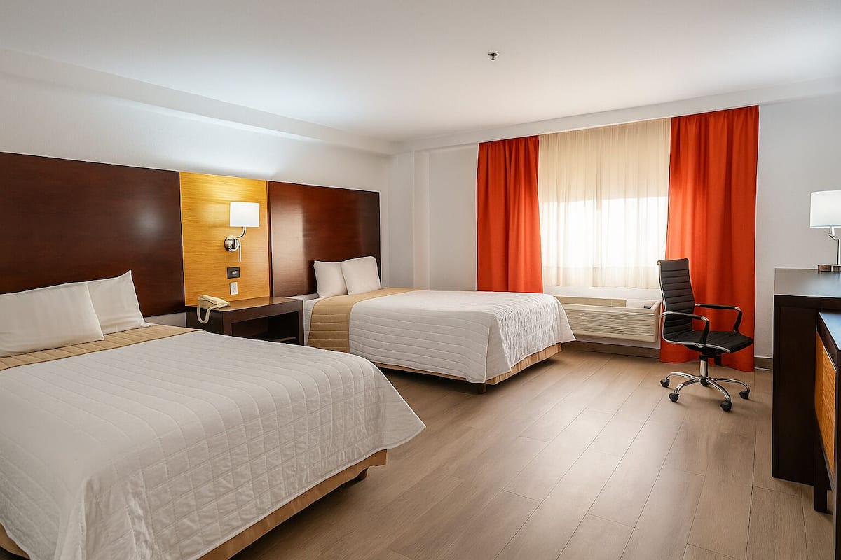 Kamar Standar, 2 Tempat Tidur Double | Seprai premium, selimut bulu angsa, brankas, dan meja kerja