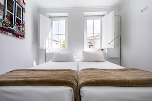 Apartamento, 1 quarto, sacada (Azulejo) | Frigobar, individualmente decorados, individualmente mobiliados