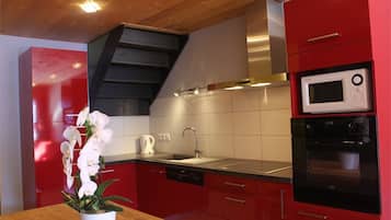 Apartment, 3 Bedrooms (Gentiane) | Private kitchen | Fridge, microwave, stovetop, dishwasher