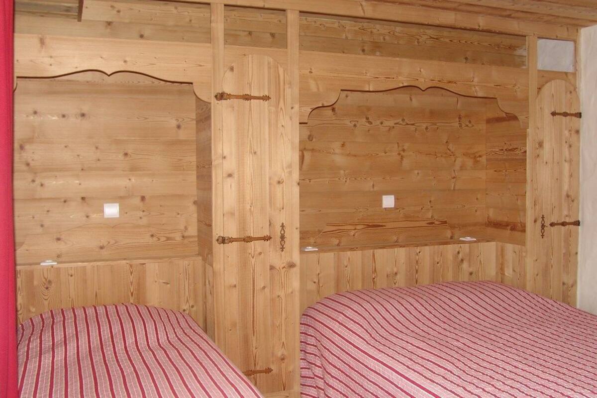 Apartment, 2 Bedrooms, Ground Floor (Ancolie) | Soundproofing, free WiFi