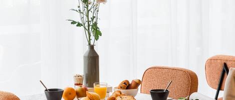 Daily buffet breakfast for a fee