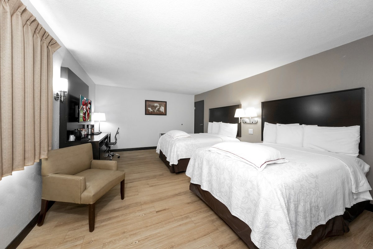 1 habitación, ropa de cama de alta calidad y escritorio