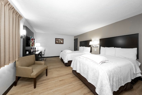 Red Roof Inn PLUS+ Huntsville