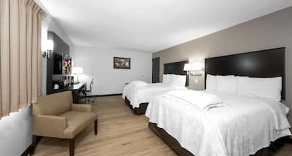 Red Roof Inn PLUS+ Huntsville