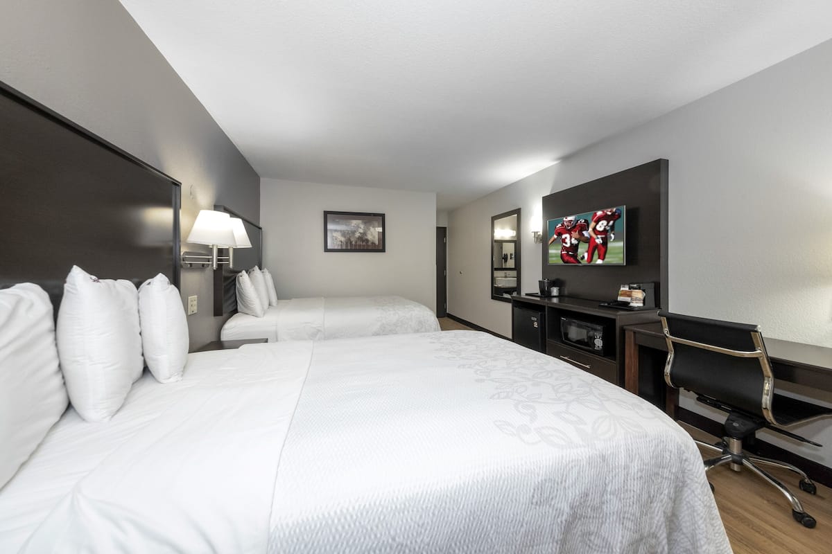 1 habitación, ropa de cama de alta calidad y escritorio