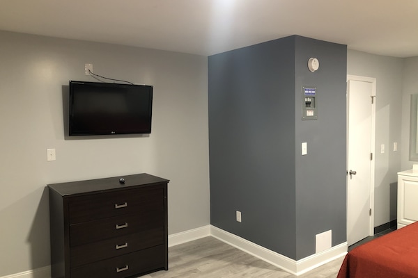 Basic Double Room | Desk, WiFi (free), bed sheets