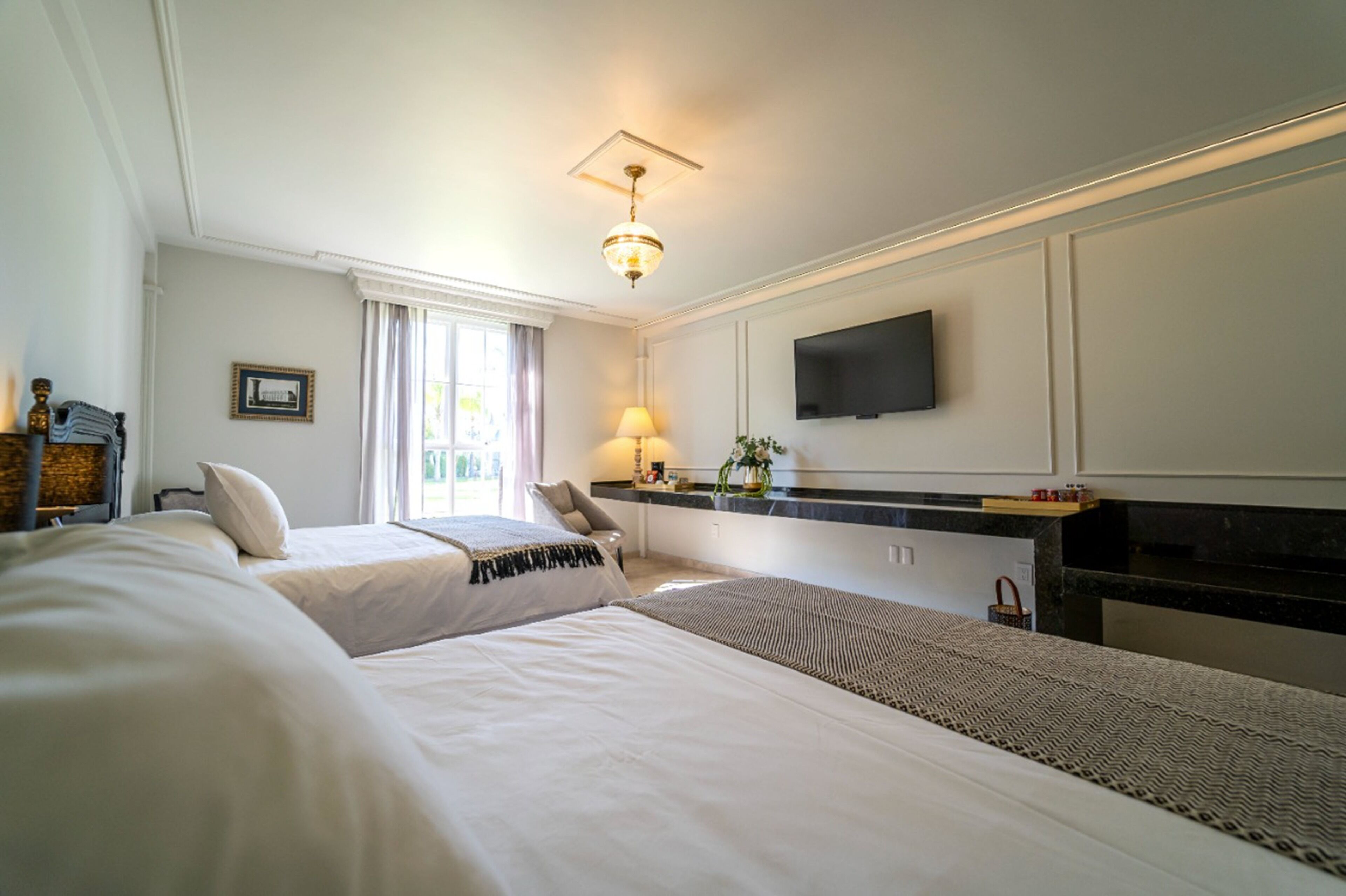 contemporary suite | garden view