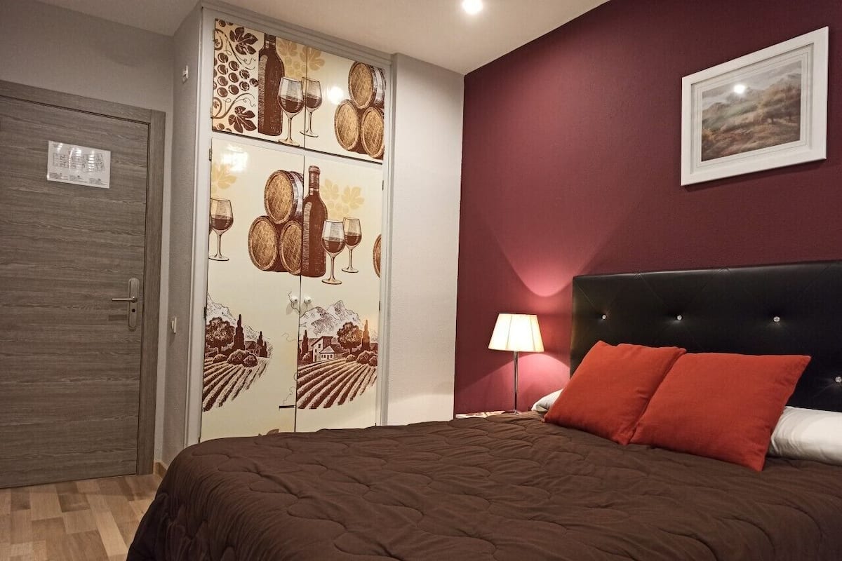 Standard dubbelrum (Budget) | Skrivbord, arbetsyta för laptop och gratis wi-fi