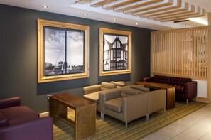 Bar (on property) - Premier Inn Ipswich Town Centre - Quayside (Ipswich)