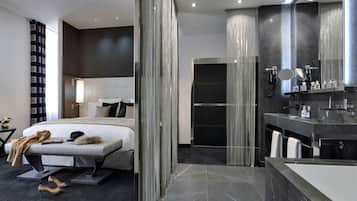Junior Suite, 1 Double Bed | Premium bedding, minibar, in-room safe, desk