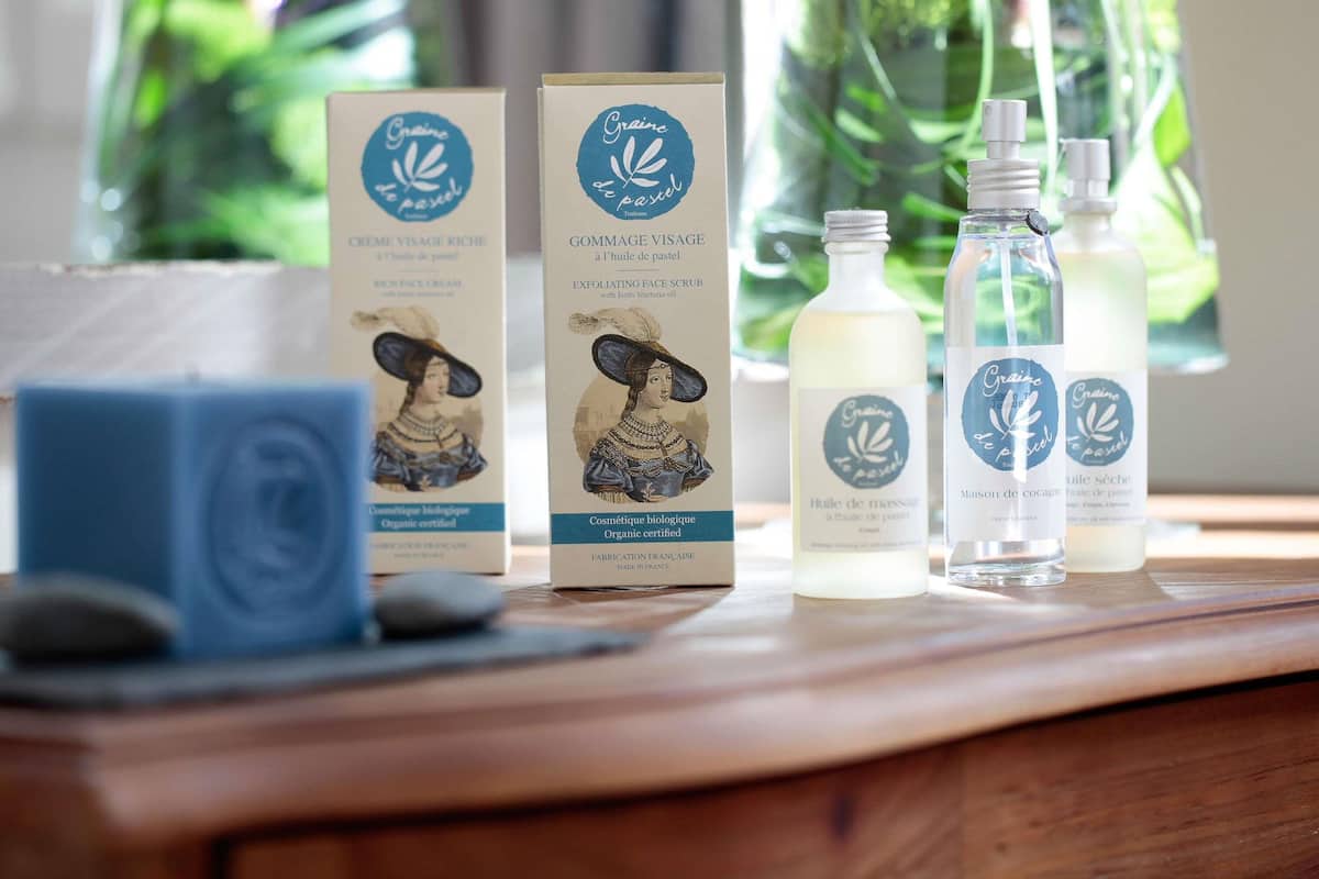 couples treatment room(s), body treatments, facials