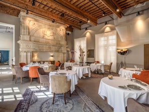 S'hi serveixen dinars, sopars i plats de cuina francesa
