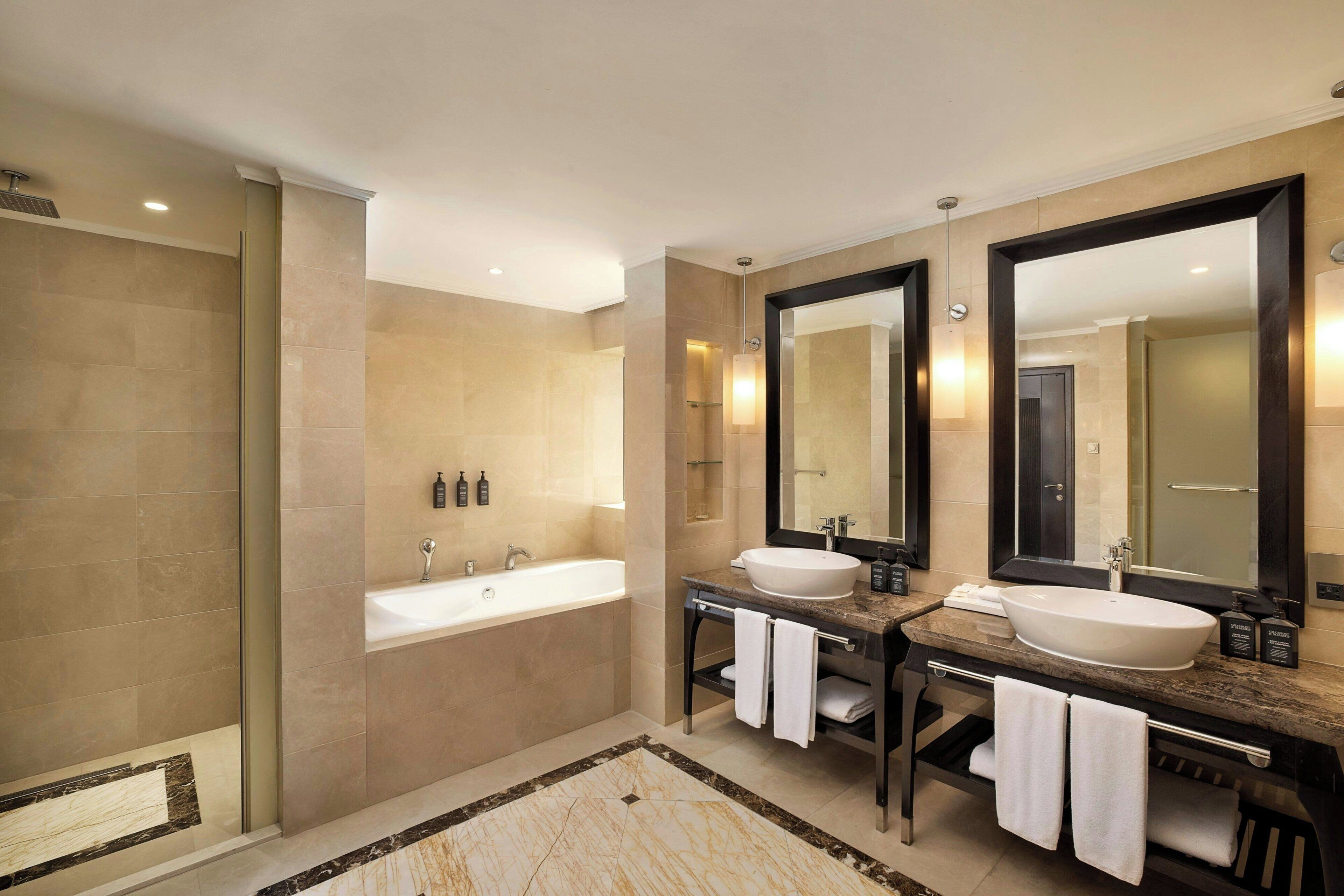 Photo - Sheraton Sharjah Beach Resort & Spa
