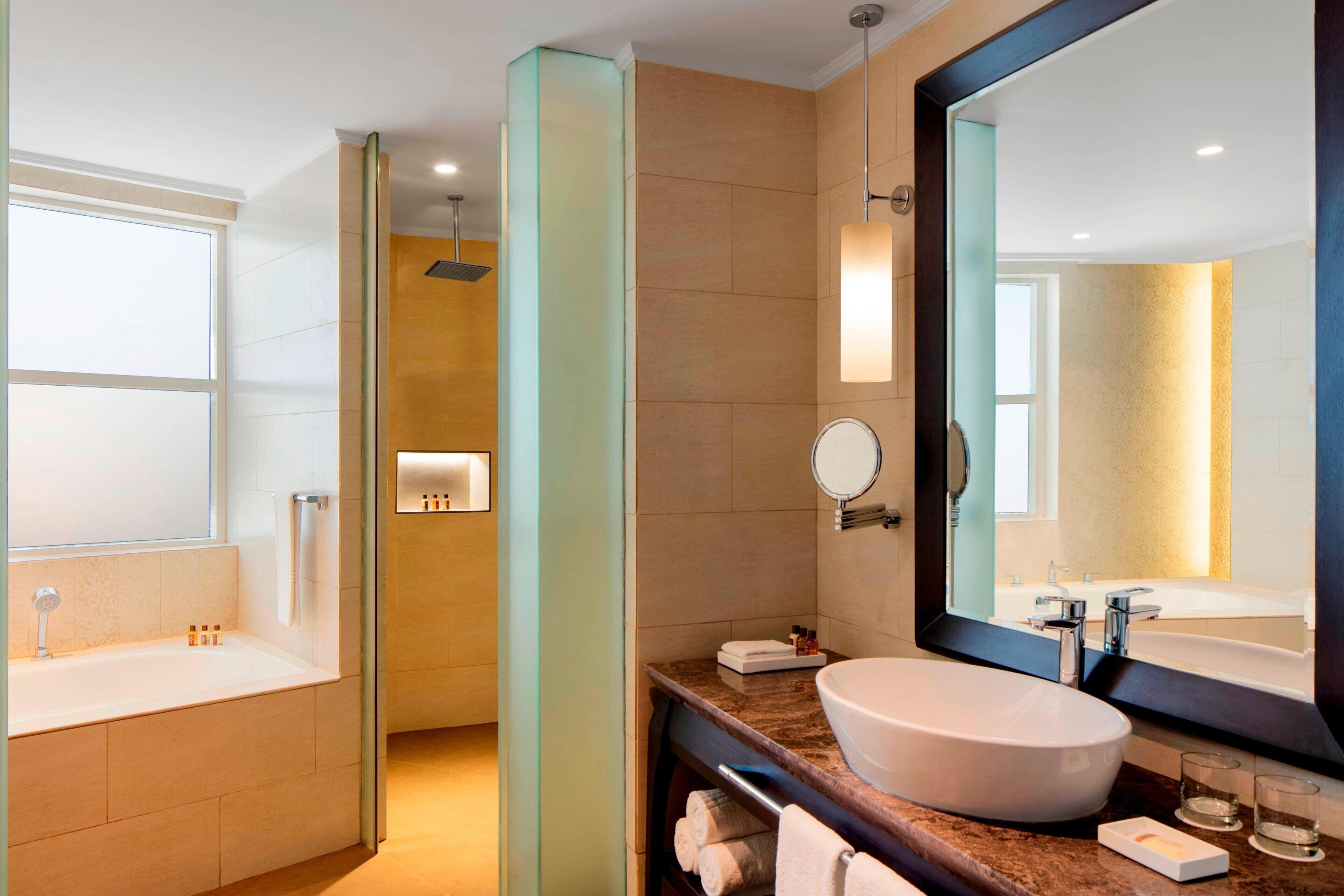 Photo - Sheraton Sharjah Beach Resort & Spa