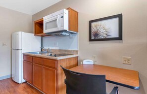 Standard Studio, Non Smoking, Refrigerator & Microwave | Private kitchen | Full-size fridge, microwave, stovetop, freezer - Extended Stay America Select Suites - Colorado Springs (Colorado Springs)