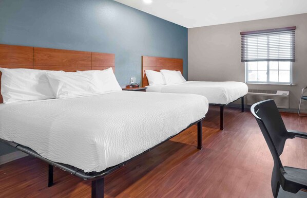 Standard Studio, Non Smoking, Refrigerator & Microwave | Desk, laptop workspace, iron/ironing board, free WiFi - Extended Stay America Select Suites - Colorado Springs (Colorado Springs)