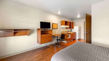 Standard Studio, 2 Queen Beds, Non Smoking, Refrigerator & Microwave