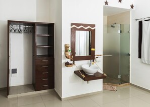 Bathroom | Shower, free toiletries, towels