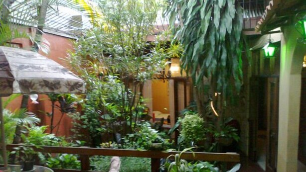 Terrace/patio - Charly's Place Hotel (Alajuela)
