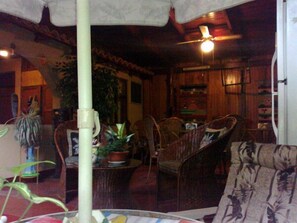 Dagelijks continentaal ontbijt inbegrepen