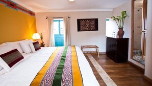 Superior Double Room, 1 King Bed | In-room safe, desk, WiFi (free), bed sheets - Pisac Inn (Pisac)