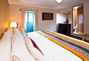 Superior Double Room, 1 King Bed | In-room safe, desk, free WiFi, bed sheets - Pisac Inn (Pisac)