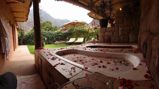 Outdoor spa tub - Pisac Inn (Pisac)