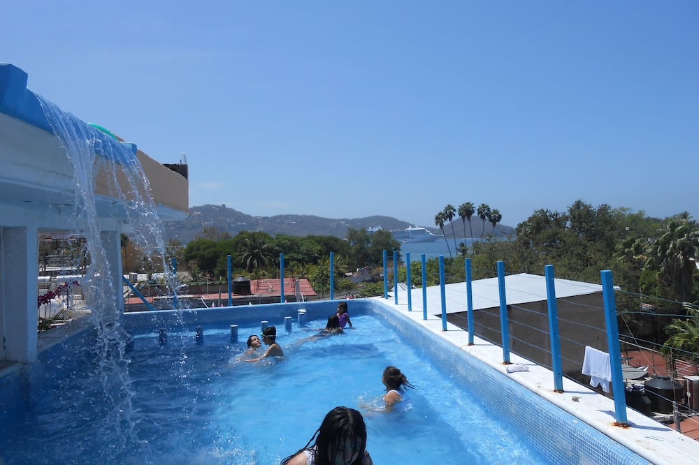 Hotel Corona Zihuatanejo