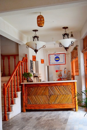 Reception - Hotel Corona Zihuatanejo (Zihuatanejo)