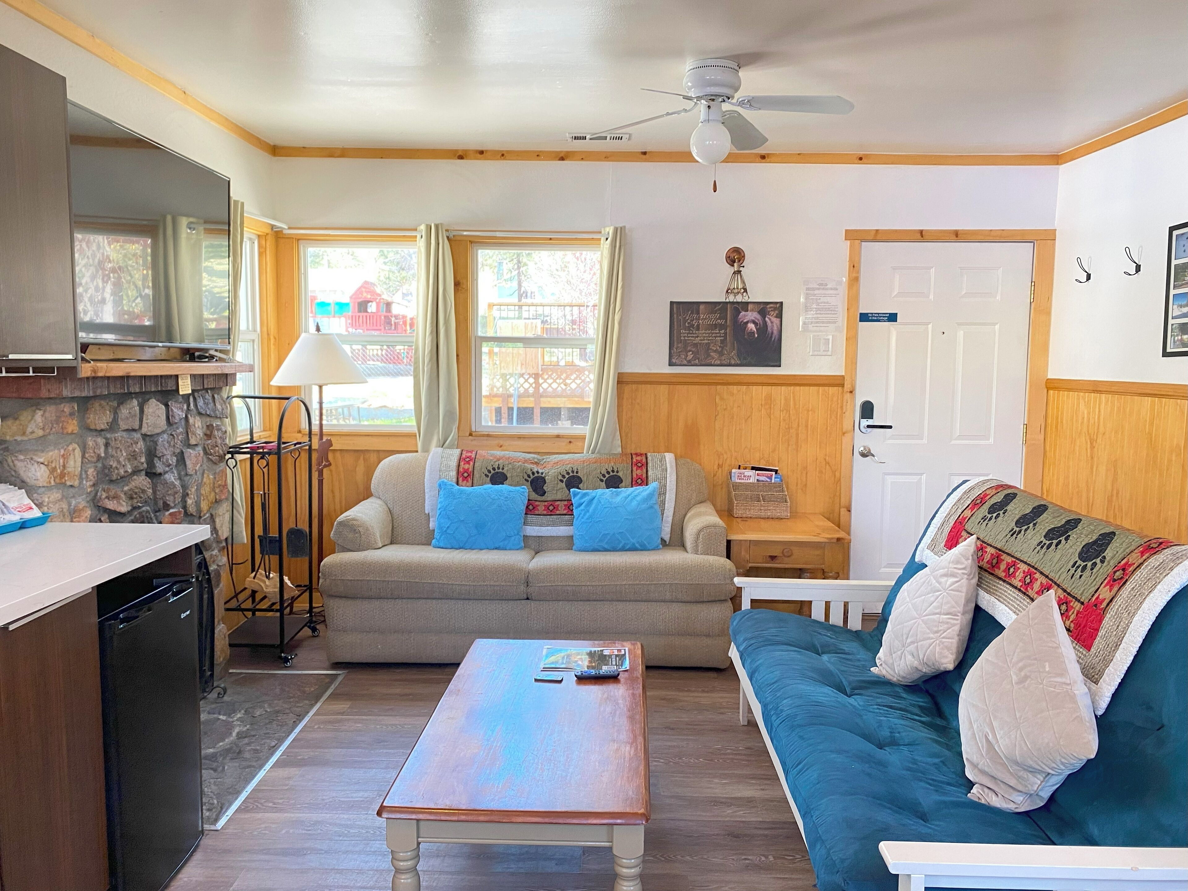 cabin 3 | living room | 55-inch flat-screen tv with digital channels, tv