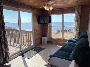 Living area - 80 Oceanside Cottage (Cape Traverse)