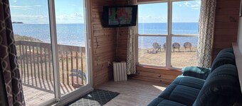 80 Oceanside Cottage