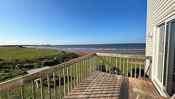 Alloggio Standard su due livelli, 3 camere da letto, vista oceano, di fronte alla spiaggia | Terrazza/patio