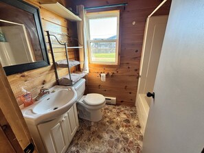 Standard Duplex, 3 Bedrooms, Ocean View, Beachfront | Bathroom | Combined shower/bathtub