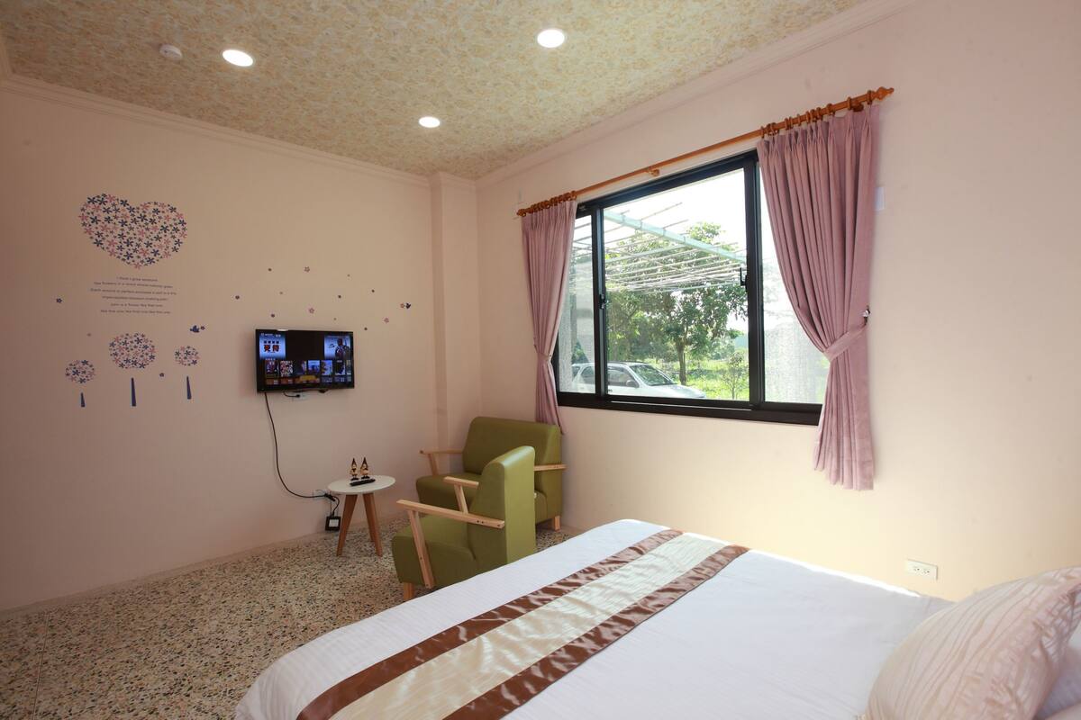 1 bedroom, premium bedding, down duvets, individually decorated