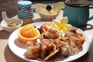 Free daily continental breakfast