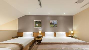 Superior Loft, 1 Bedroom | 1 bedroom, premium bedding, down comforters, in-room safe