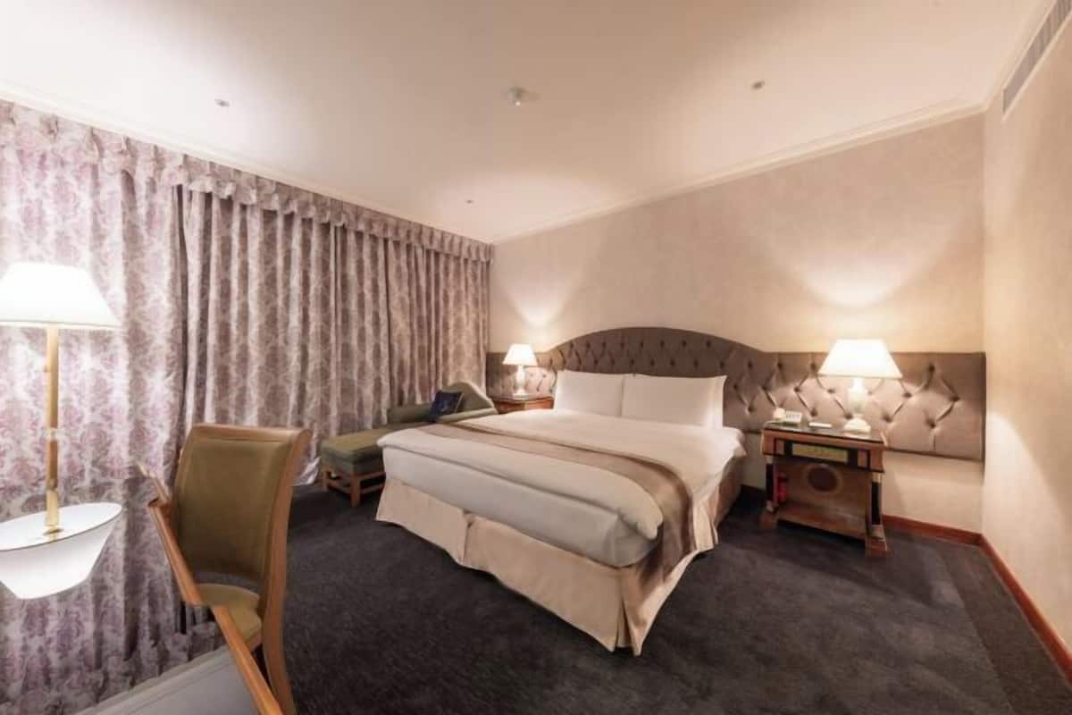 Premium bedding, down duvets, in-room safe, desk