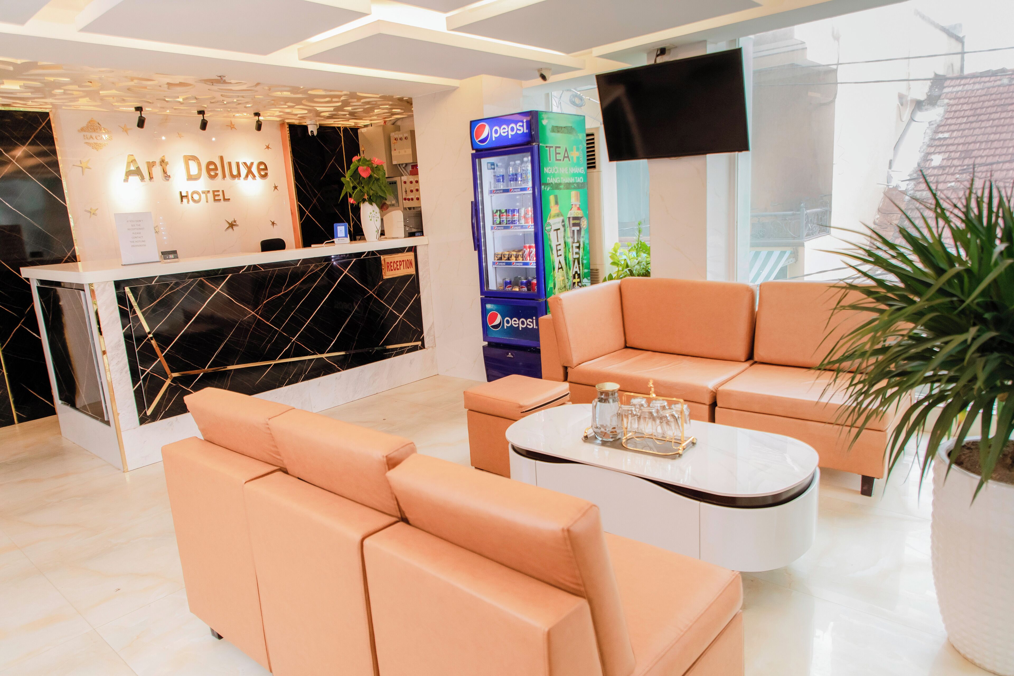 ฝ่ายต้อนรับ